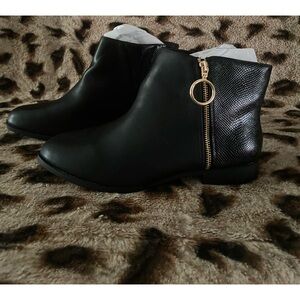 Comfortview black booties with gold ring zipper